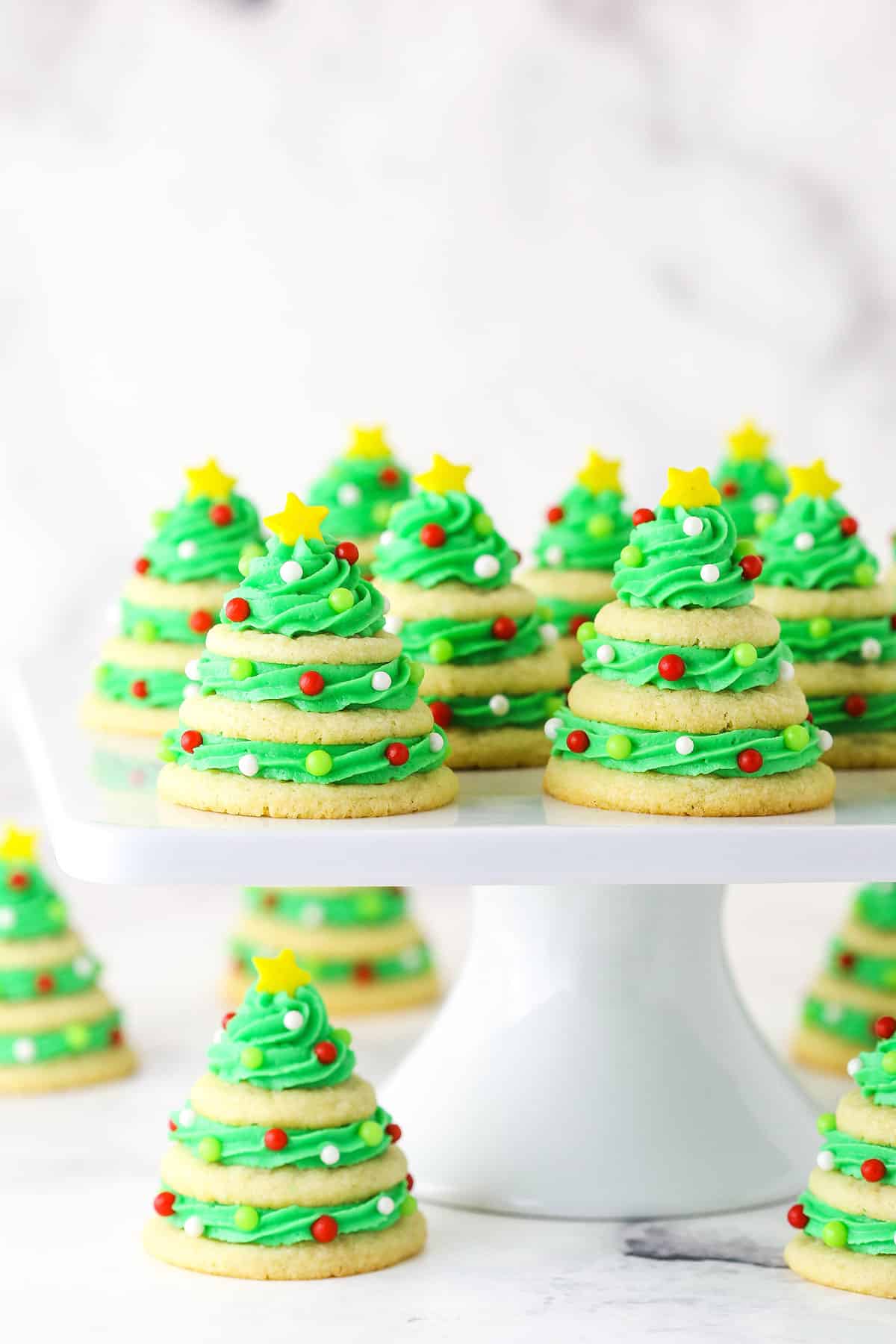 Stars and Rosettes Christmas Tree Cake - Wilton