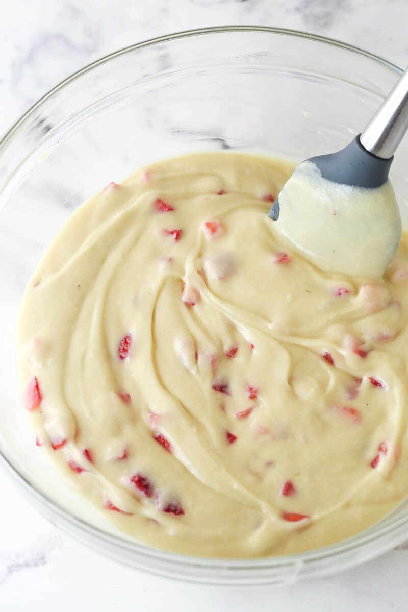strawberry cupcake batter in glass bowl
