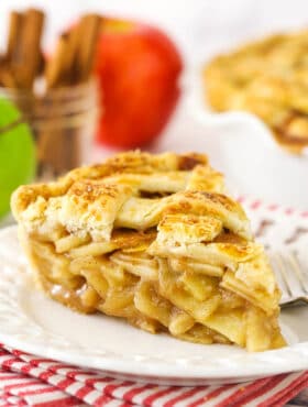 A slice of apple pie.