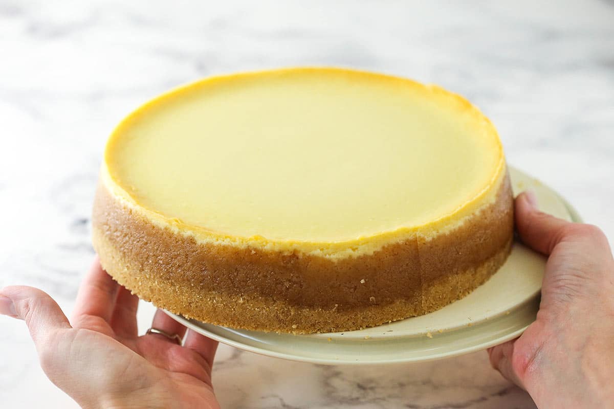 How to Remove Cheesecake from Springform Pan - Life Love and Sugar