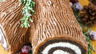 How to Make a Yule Log Cake (Bûche de Noël Recipe) - Becca Ink
