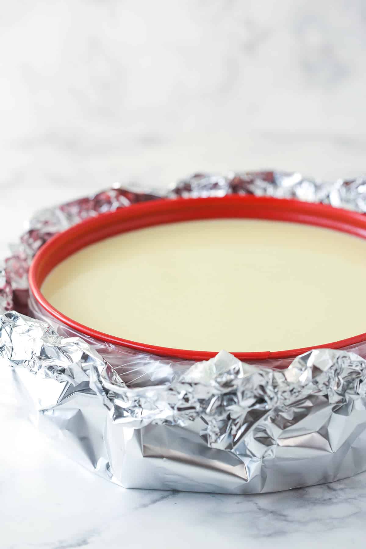 The Perfect Cheesecake Bakeware® Silicone Water Bath Pan Protector 