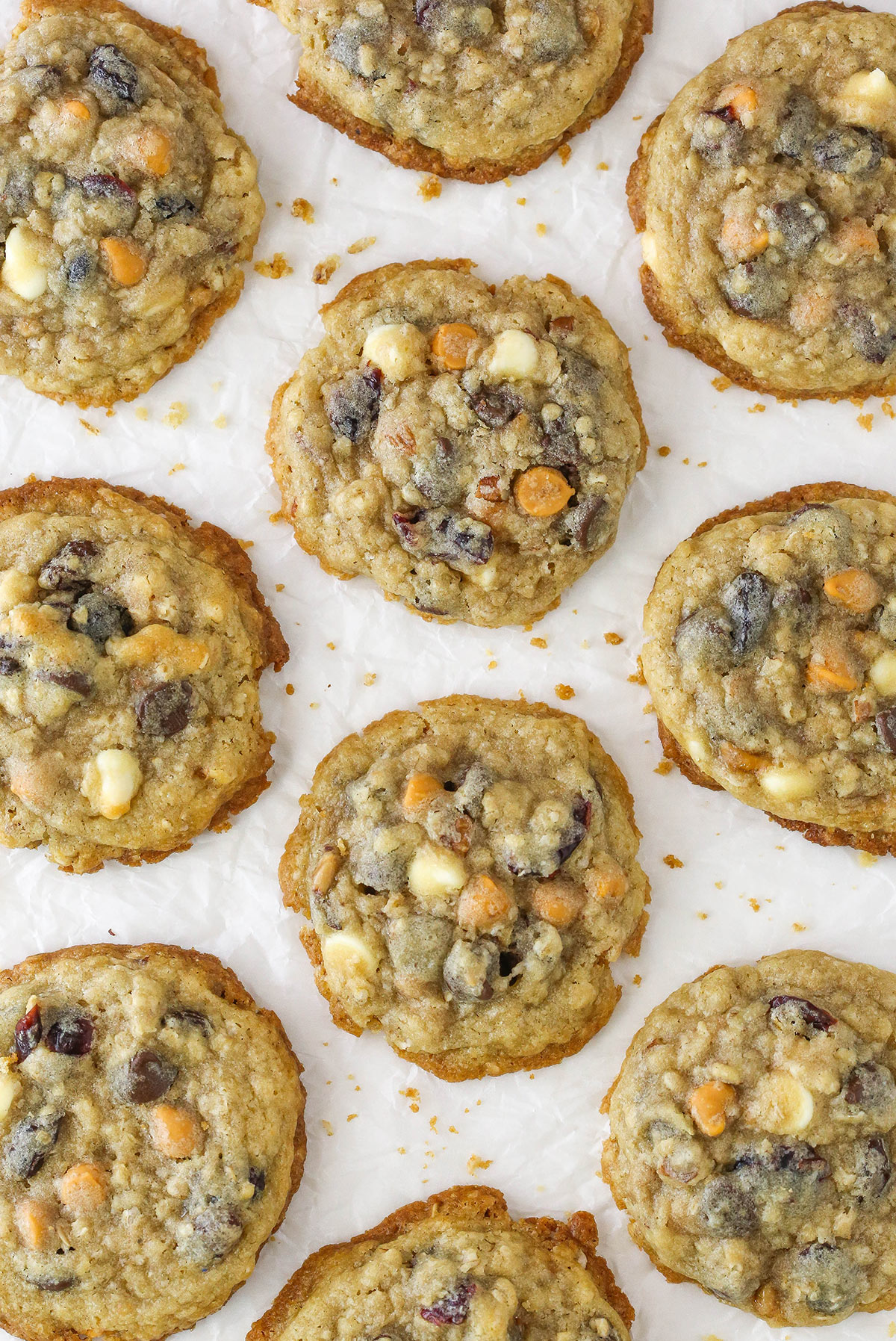 Overhead of kitchen sink cookies on a flat surface.