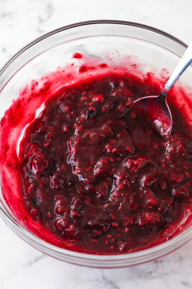 cooled berry filling in glass bowl