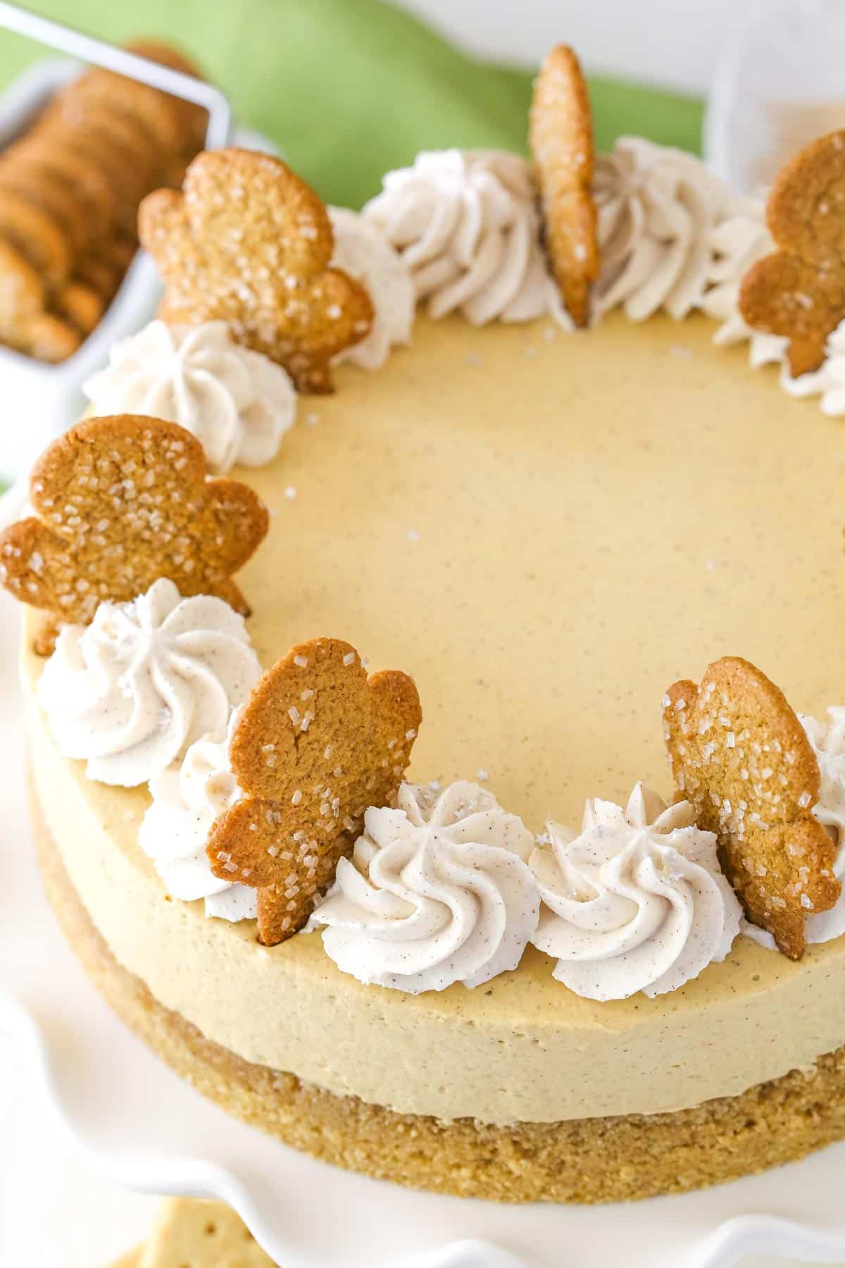 Overhead view of a gingerbread cheesecake.