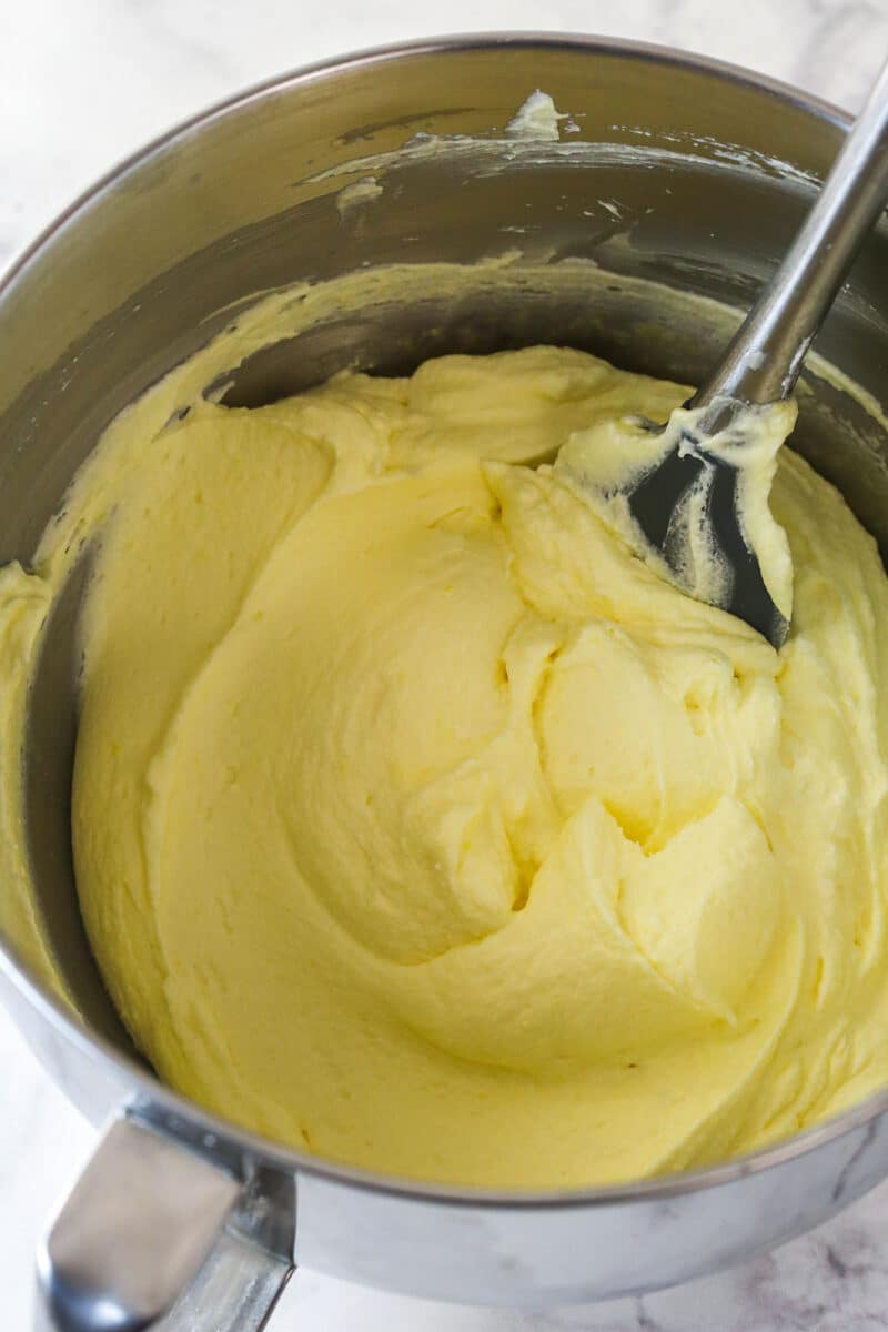 mascarpone filling with whipped cream folded in
