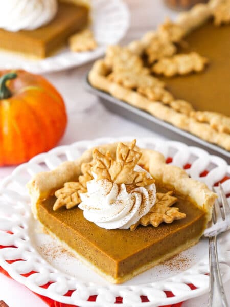 A slice of slab pumpkin pie on a plate.