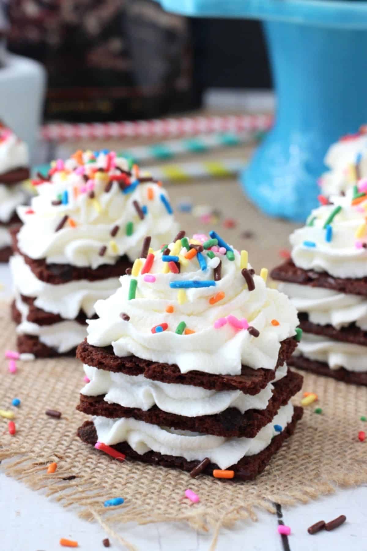 A Brownie Brittle icebox cupcake on a piece of burlap.